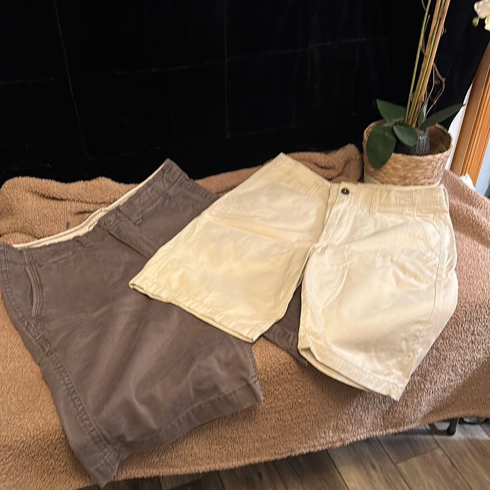 Mens American Eagle Khaki Shorts Longer Length